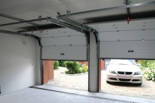 Подъемные гаражные ворота с механическим и
автоматическим управлением-2